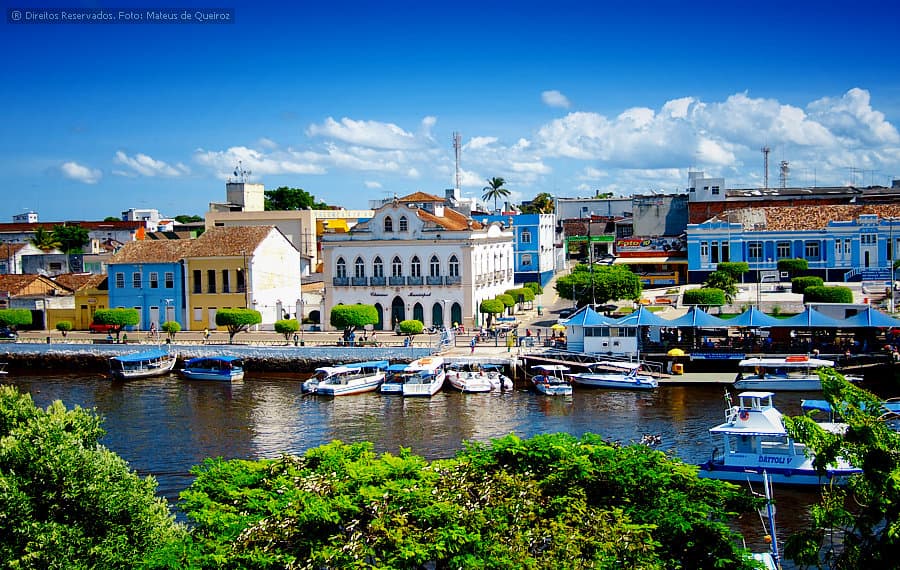 Vista urbana e costeira de Valença na Bahia